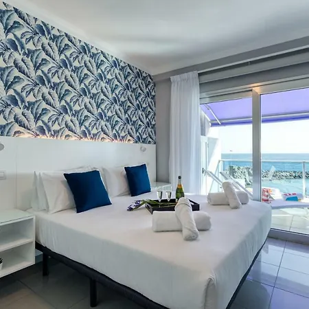 Lejlighed Teresita Mogamar Beachfront