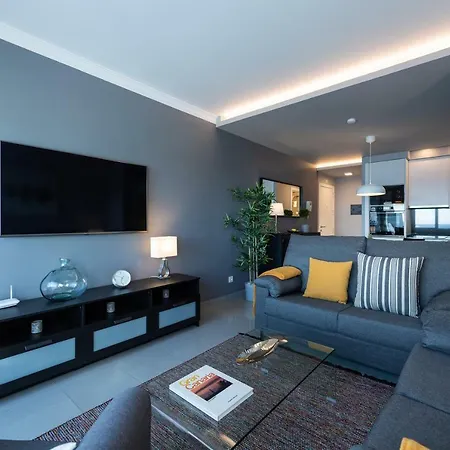 Teresita Mogamar Beachfront Apartment *